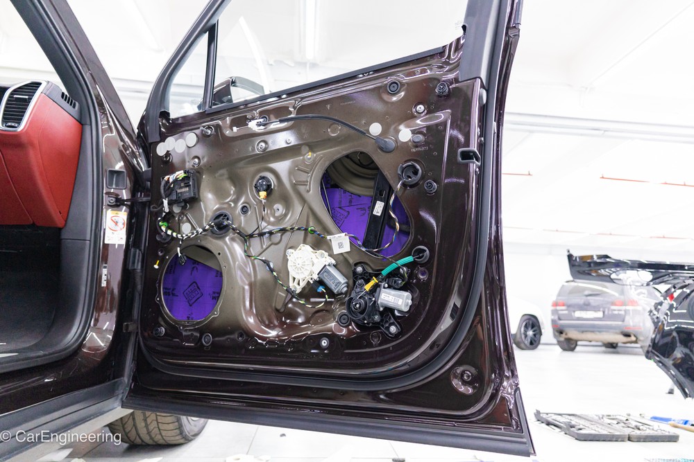 Премиум шумоизоляция Porsche Cayenne обработка 4-х дверей